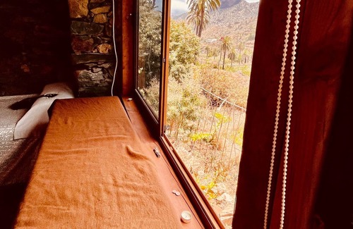 Vallehermoso House | Holiday Home 'Casa Los Bellos ' with Mountain View, Private Terrace and Wi-Fi