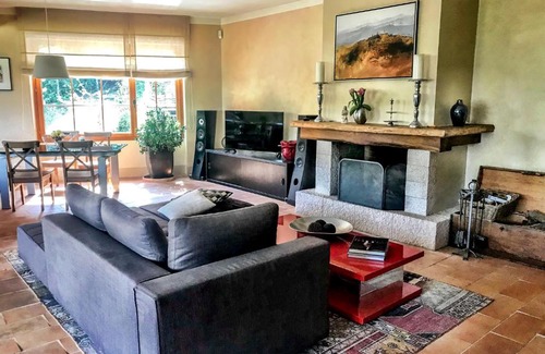 Carona House | Holiday Home CASA GIRR
