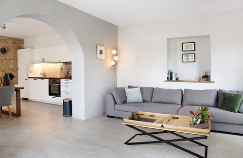 Murazzano House | Holiday Home 'Casa Rea' with Mountain View, Private Terrace and Wi-Fi