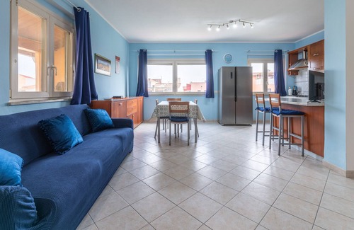 Sant'Antioco House | Holiday Home 'Casa Murru' with Balcony, Wi-Fi and Air Conditioning