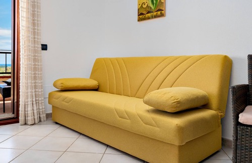 S'Iscala House | Holiday Home 'Casa Muriscuvò' with Sea View, Wi-Fi and Air Conditioning