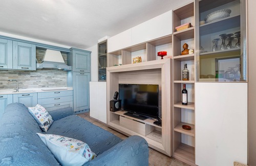 Buggerru House | Holiday Home 'Casa Oleandro' with Mountain View, Wi-Fi and Air Conditioning
