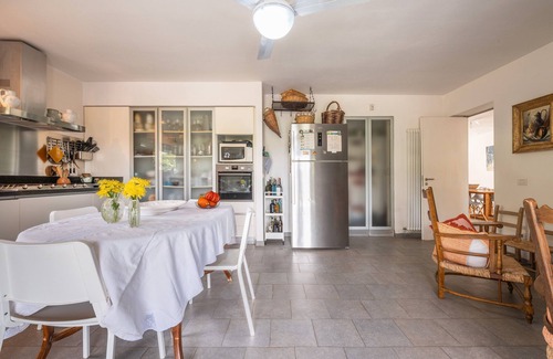 Pula House | Holiday Home 'Casa Peppina Sulla Spiaggia' with Private Terrace, Wi-Fi and Air Conditioning