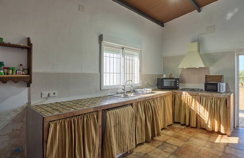 La Carlota House | Holiday Home 'Casa Rural Olivar De La Marquesa' with Private Pool, Wi-Fi and Air Conditioning