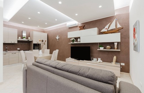 Marsala House | Holiday Home 'Casa Scirocco' with Sea View, Private Terrace and Wi-Fi