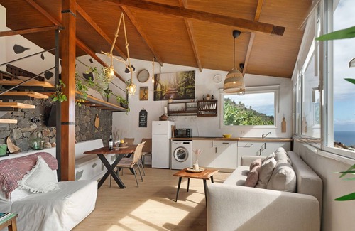 Hermigua Ski Chalet | Holiday Home ‘Casa Tajaraste’ with Sea and Mountain View and Wi-Fi