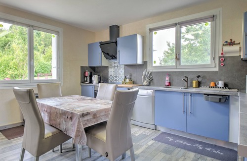 Badefols-d'Ans House | Holiday Home 'Charmante Maison, Echappée Belle' with Private Pool, Terrace and Wi-Fi