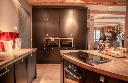 Colmars House | Holiday Home 'Chalet De Luxe - Alpes Française' with Mountain View, Private Terrace and Wi-Fi