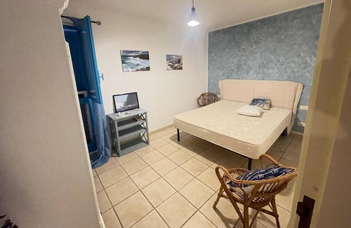 Sant'Antioco House | Holiday Home 'Cottage Turri' with Sea View, Wi-Fi and Air Conditioning