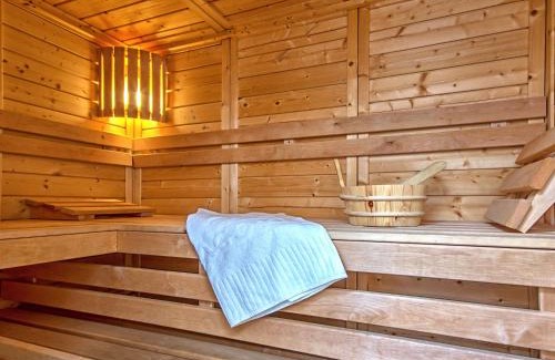 Grossposna House | Holiday Home Dünenhaus Familia Comfort by Interhome