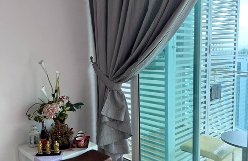 Taman Century Apartment | HOLIDAY HOME@D'Esplanade KSL in Johore Bahru, 45 minutes to SINGAPORE.