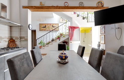 Riola Sardo House | Holiday Home 'Da Flavia' with Private Terrace, Private Garden and Air Conditioning