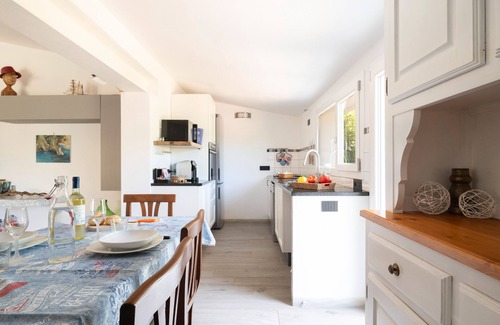 Tertenia House | Holiday Home 'Dammar' with Mountain View, Wi-Fi and Air Conditioning