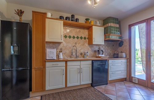 Montelimar House | Holiday Home 'Dans La Drôme' with Mountain View, Private Pool and Wi-Fi