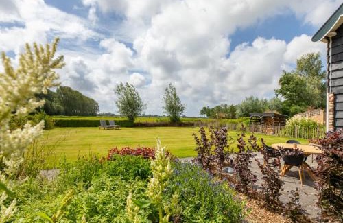 Grijpskerke House | Holiday Home De kleine Pionier by Interhome