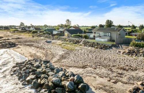 Tørresø House | Holiday Home Diderik - 5m from the sea by Interhome