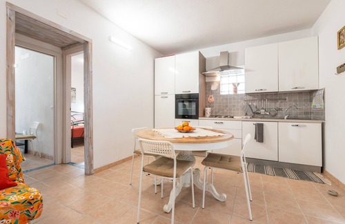 Olia Speciosa House | Holiday Home 'Diego' with Mountain View, Private Terrace and Air Conditioning