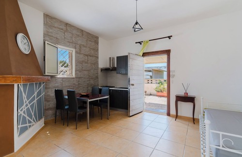 Torre Ovo House | Holiday Home 'Dilauro Con Piscina Exclusive' with Private Pool, Private Terrace and Air Conditioning