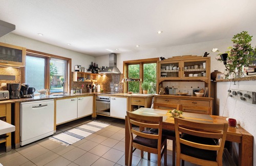 Dollrottholz House | Holiday Home 'Dollrott' with Private Terrace, Private Garden and Wi-Fi