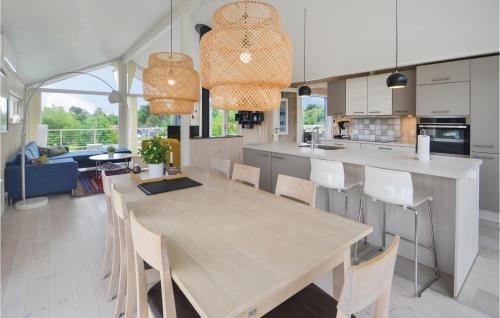 Lyngsbæk Strand House | Holiday Home Ebeltoft With A Fireplace 9
