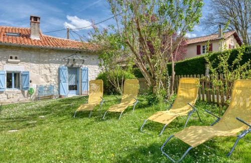 Rioux-Martin House | Holiday Home Ecossais du Bourg by Interhome