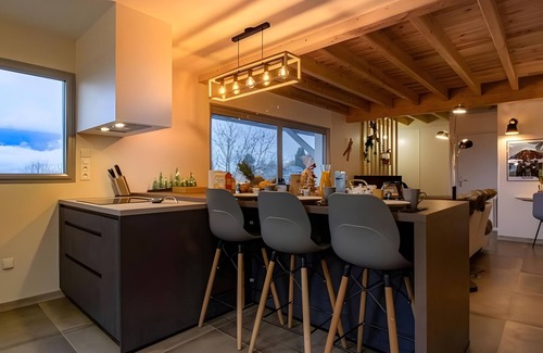 Arcizans-Avant House | Holiday Home 'Eden Des Pyrénées' with Mountain View, Private Terrace and Wi-Fi
