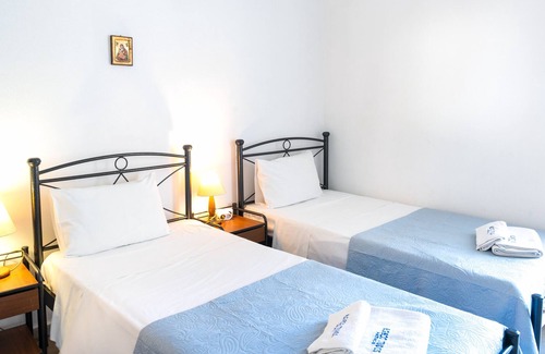 Skala House | Holiday Home 'El Greco Balcony Twin 2nd Floor' with Sea View, Wi-Fi and Air Conditioning
