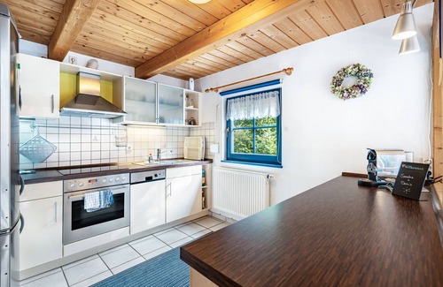Hornberg House | Holiday Home 'Elisabeth' with Mountain View, Private Garden and Wi-Fi