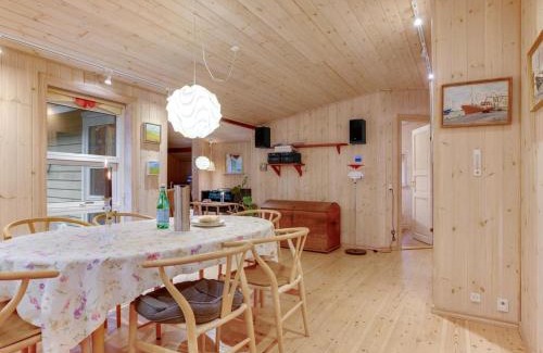 Strandby House | Holiday Home Eljena - 600m from the sea by Interhome