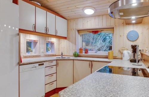 Strandby House | Holiday Home Eljena - 600m from the sea by Interhome