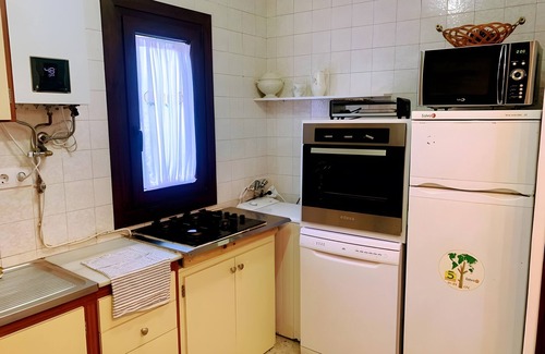 Corme Porto House | Holiday Home 'Encantadora Boutique Home' with Mountain View, Wi-Fi and Air Conditioning