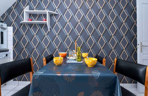 Pluvigner House | Holiday Home 'Entre Terre Et Mer' with Private Terrace, Private Garden and Wi-Fi
