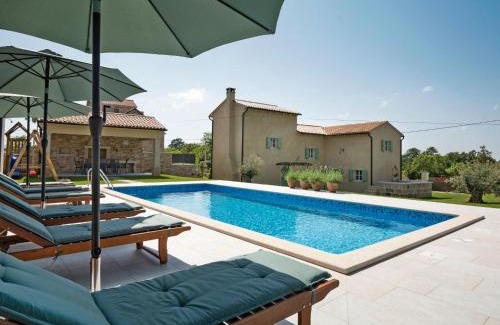 Debeljuhi House | Holiday Home Ernesta by Interhome