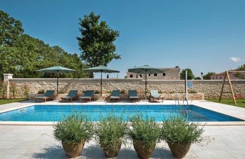 Debeljuhi House | Holiday Home Ernesta by Interhome
