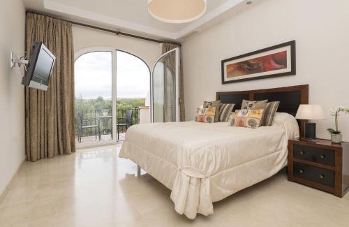 Arcos de la Frontera House | Holiday Home Arcos Gardens Golf by Interhome