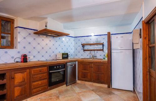 Soller House | Holiday Home 'Es Mercat' with Private Terrace, Wi-Fi and Air Conditioning
