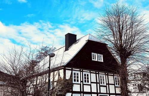 Olsberg House | Holiday Home 'Ferien Fachwerkhaus' with Mountain View, Private Terrace and Wi-Fi