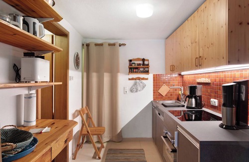 Mittenwald House | Holiday Home 'Ferienhaus Zaunkönig' with Mountain View and Private Terrace