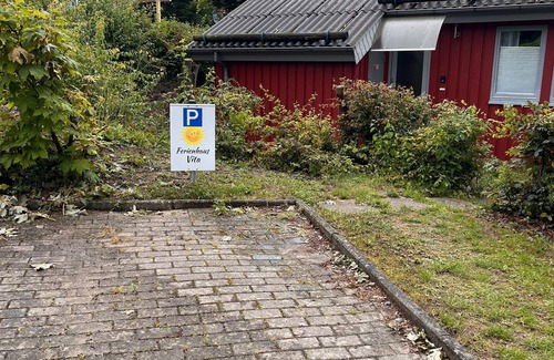 Bremke House | Holiday Home 'Ferienhaus Vita' with Private Terrace, Private Garden and Wi-Fi