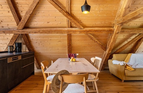 Oberreichenbach House | Holiday Home 'Ferienhaus Kornspeicher' with Mountain View, Terrace and Wi-Fi