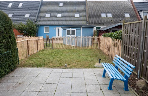 Pruchten House | Holiday Home 'Ferienhaus Kranich' with Private Terrace, Private Garden and Wi-Fi