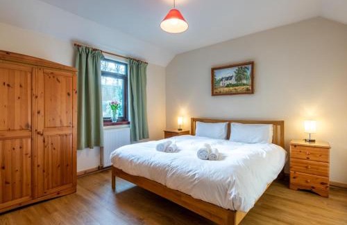 Beauly House | Holiday Home Fishermans by Interhome