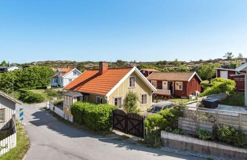 Fjallbacka House | Holiday Home Fjällbacka by Interhome