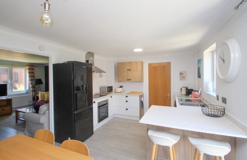 Hamble-le-Rice House | Holiday Home for 5 people close to Hamble Village centre and Marinas