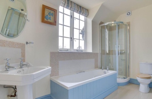 Biddenden House | Holiday Home Fosten Lane by Interhome