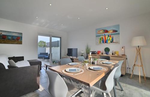 Le Grand-Village-Plage House | Holiday Home Les Salines by Interhome