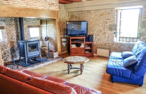 La Chapelle-aux-Saints House | Holiday Home Maison Bonneval by Interhome