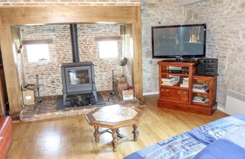La Chapelle-aux-Saints House | Holiday Home Maison Bonneval by Interhome