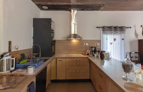Laurac-en-Vivarais House | Holiday Home 'Maison De Village - L'Externat' with Private Terrace, Wi-Fi and Air Conditioning