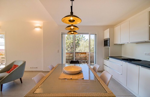 Monacia-d'Aullene House | Holiday Home 'Guetali Du Village' with Private Terrace, Wi-Fi and Air Conditioning